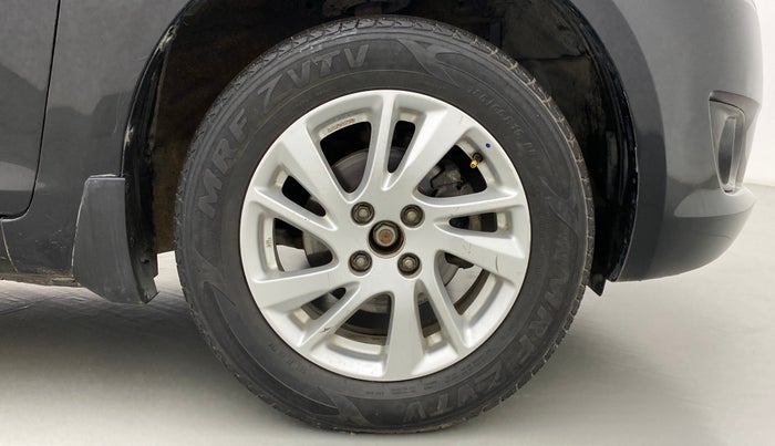 2012 Maruti Swift ZXI D, Petrol, Manual, 95,787 km, Right Front Wheel