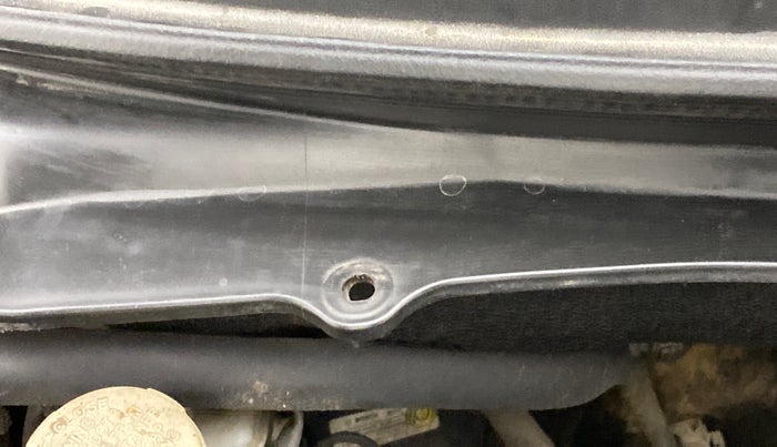 2012 Maruti Swift ZXI D, Petrol, Manual, 95,787 km, Bonnet (hood) - Cowl vent panel has minor damage