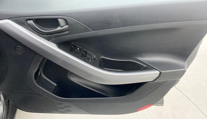 2022 Tata NEXON XM SUNROOF PETROL, Petrol, Manual, 6,646 km, Driver Side Door Panels Control