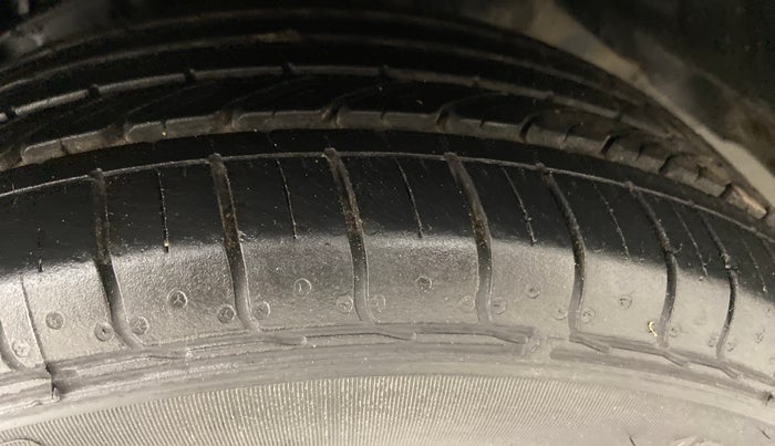 2022 Tata NEXON XM SUNROOF PETROL, Petrol, Manual, 6,646 km, Left Front Tyre Tread