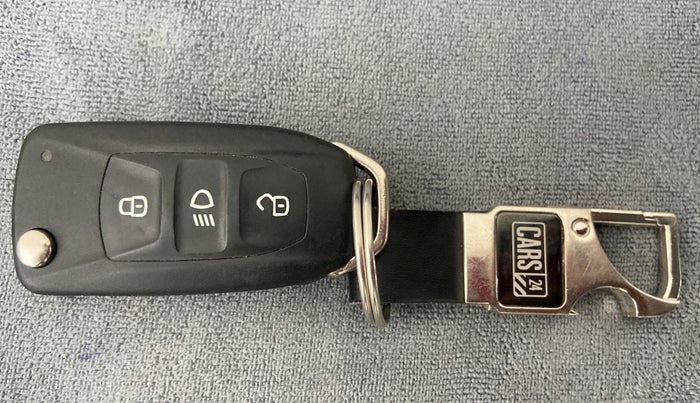 2022 Tata NEXON XM SUNROOF PETROL, Petrol, Manual, 6,646 km, Key Close Up