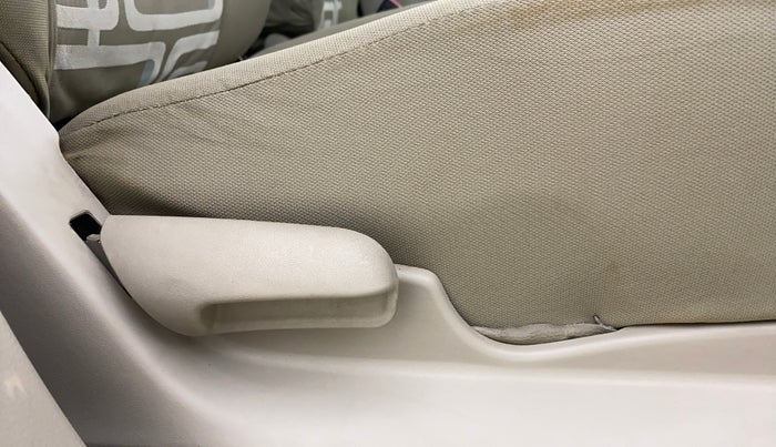 2017 Maruti Celerio VXI CNG, CNG, Manual, 57,687 km, Driver Side Adjustment Panel