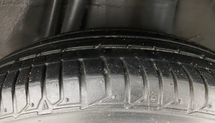 2020 Honda Jazz 1.2L I-VTEC ZX CVT, Petrol, Automatic, 30,385 km, Left Rear Tyre Tread