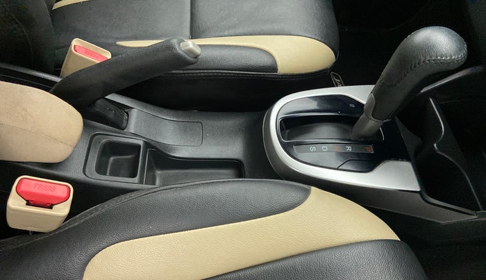 2020 Honda Jazz 1.2L I-VTEC ZX CVT, Petrol, Automatic, 30,385 km, Gear Lever