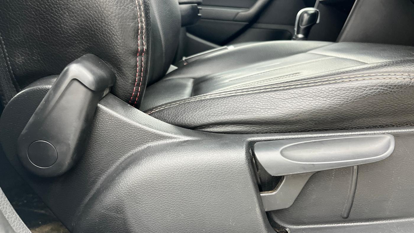 2018 Volkswagen Ameo HIGHLINE PLUS 1.5L AT 16 ALLOY, Diesel, Automatic, 69,838 km, Driver Side Adjustment Panel