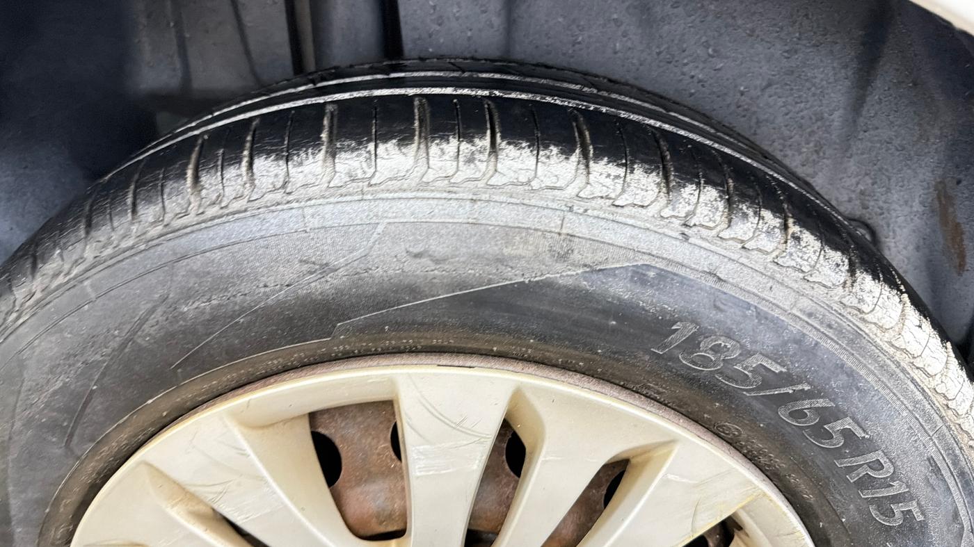 2015 Maruti Ertiga VXI, Petrol, Manual, 91,724 km, Right Rear Tyre Tread