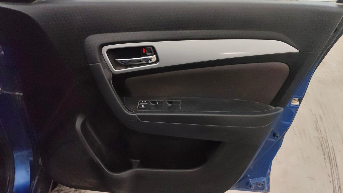 2020 Toyota URBAN CRUISER PREMIUM GRADE AT DUAL TONE, Petrol, Automatic, 42,176 km, Driver Side Door Panels Control