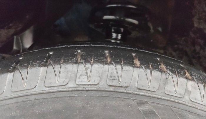 2020 Toyota URBAN CRUISER PREMIUM GRADE AT DUAL TONE, Petrol, Automatic, 42,070 km, Left Front Tyre Tread