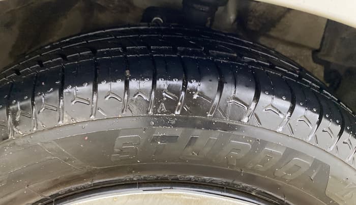 2016 Maruti Celerio VXI AMT, Petrol, Automatic, 79,674 km, Right Front Tyre Tread