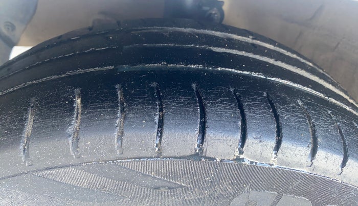 2014 Hyundai Grand i10 SPORTZ 1.2 KAPPA VTVT, Petrol, Manual, 87,032 km, Left Front Tyre Tread