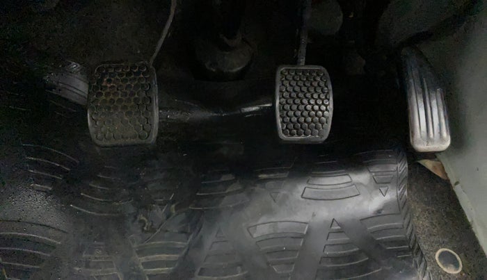 2018 Maruti Eeco 5 STR WITH A/C+HTR, Petrol, Manual, 45,365 km, Pedals