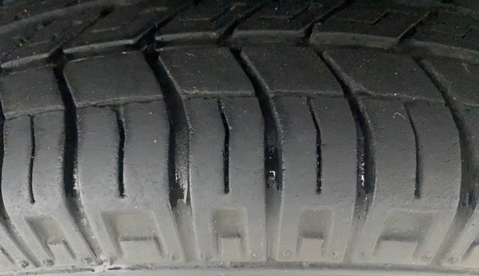 2018 Maruti Eeco 5 STR WITH A/C+HTR, Petrol, Manual, 45,365 km, Left Front Tyre Tread