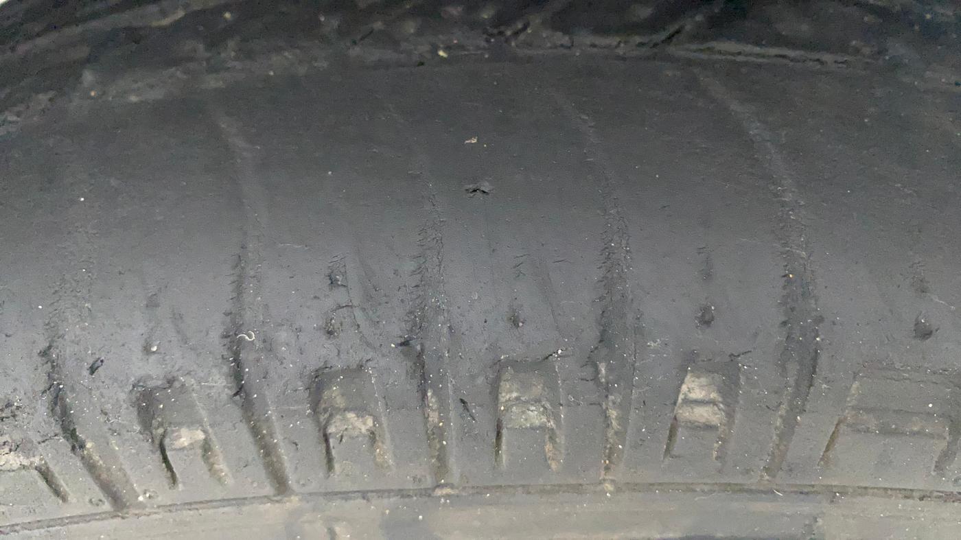 2018 Maruti Eeco 5 STR WITH A/C+HTR, Petrol, Manual, 45,365 km, Left Rear Tyre Tread