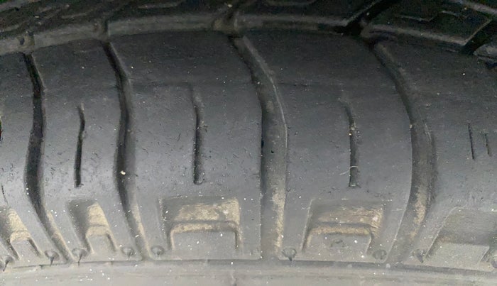 2018 Maruti Eeco 5 STR WITH A/C+HTR, Petrol, Manual, 45,365 km, Right Front Tyre Tread