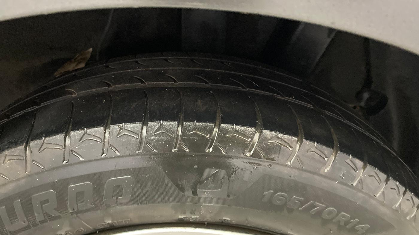2022 Hyundai AURA S 1.2 CNG, CNG, Manual, 1,36,580 km, Left Rear Tyre Tread