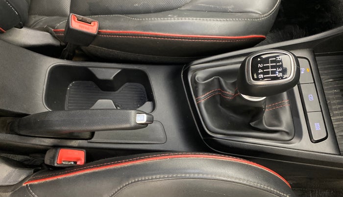 2024 Hyundai Verna SX (O) 1.5 TURBO PETROL MT, Petrol, Manual, 28,001 km, Gear Lever