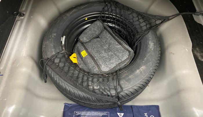 2024 Hyundai Verna SX (O) 1.5 TURBO PETROL MT, Petrol, Manual, 28,001 km, Spare Tyre