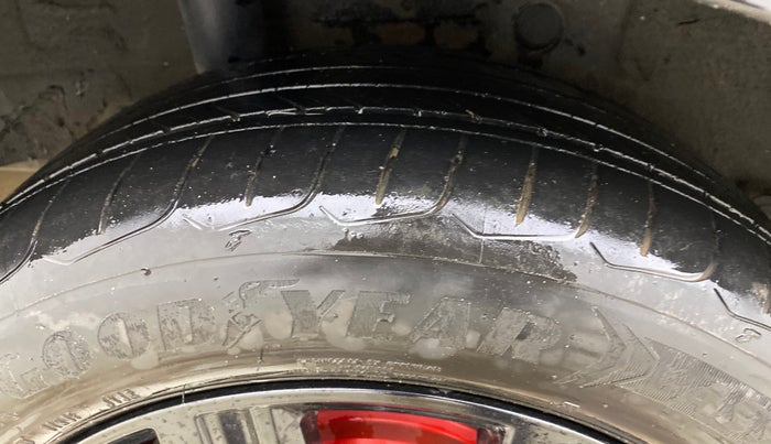 2024 Hyundai Verna SX (O) 1.5 TURBO PETROL MT, Petrol, Manual, 28,001 km, Right Rear Tyre Tread