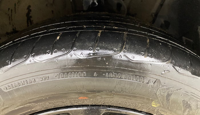 2024 Hyundai Verna SX (O) 1.5 TURBO PETROL MT, Petrol, Manual, 28,001 km, Right Front Tyre Tread
