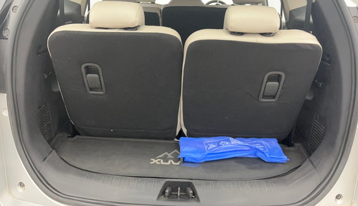 2022 Mahindra XUV700 AX 5 D AT 7 STR, Diesel, Automatic, 65,725 km, Boot Inside