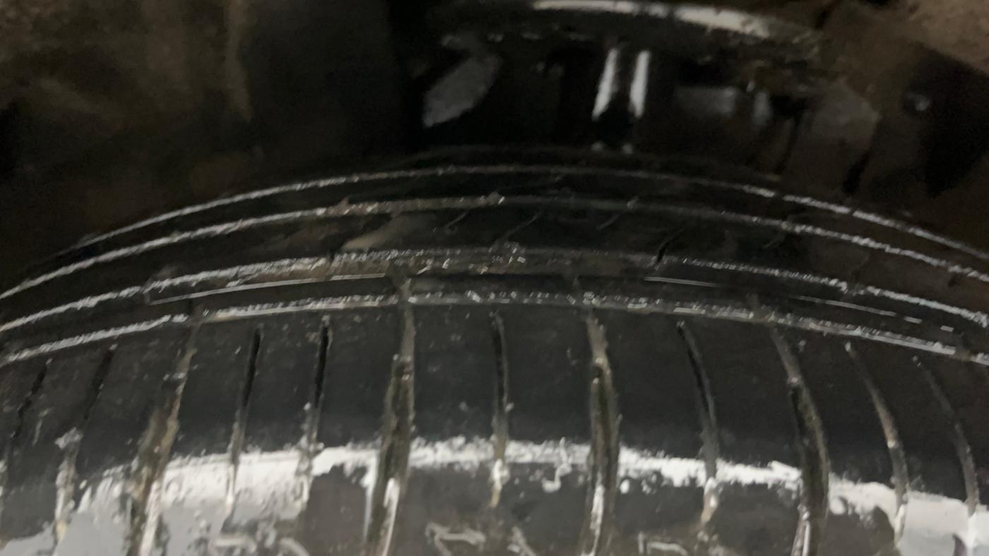 2022 Mahindra XUV700 AX 5 D AT 7 STR, Diesel, Automatic, 65,725 km, Left Front Tyre Tread