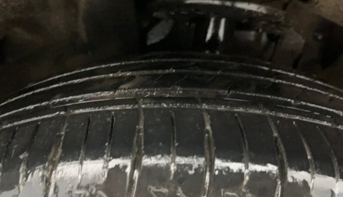 2022 Mahindra XUV700 AX 5 D AT 7 STR, Diesel, Automatic, 65,725 km, Left Front Tyre Tread