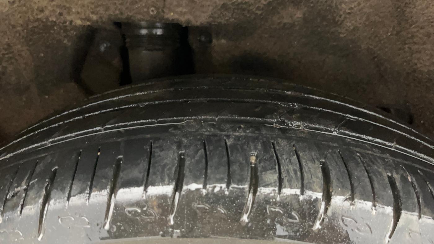 2022 Mahindra XUV700 AX 5 D AT 7 STR, Diesel, Automatic, 65,725 km, Right Rear Tyre Tread