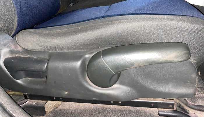 2017 Honda WR-V 1.5L I-DTEC S MT, Diesel, Manual, 84,270 km, Driver Side Adjustment Panel