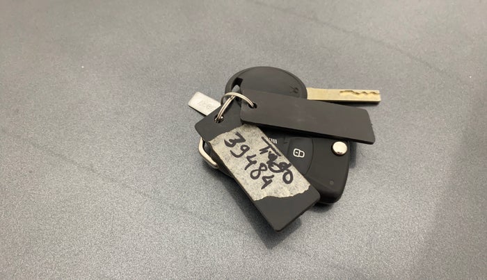 2023 Tata Tiago XZ PLUS PETROL, Petrol, Manual, 25,413 km, Key Close Up