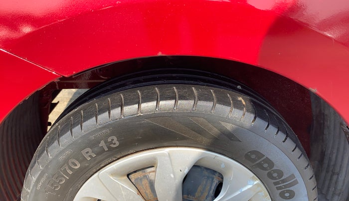 2014 Hyundai Eon 1.0 MAGNA +, Petrol, Manual, 24,021 km, Left Front Tyre Tread