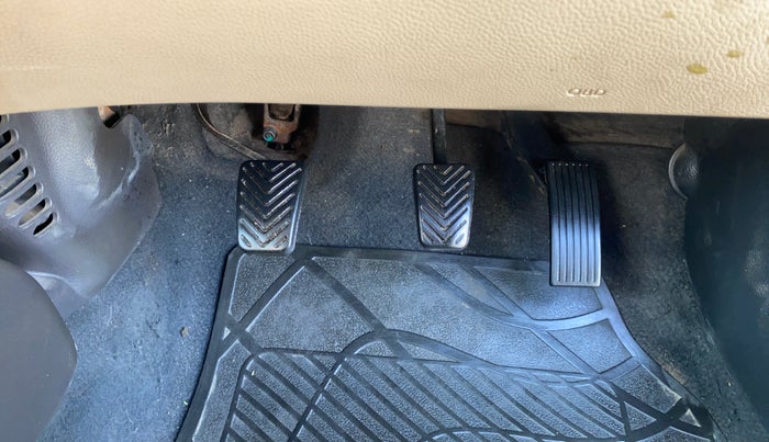 2014 Hyundai Eon 1.0 MAGNA +, Petrol, Manual, 24,021 km, Pedals