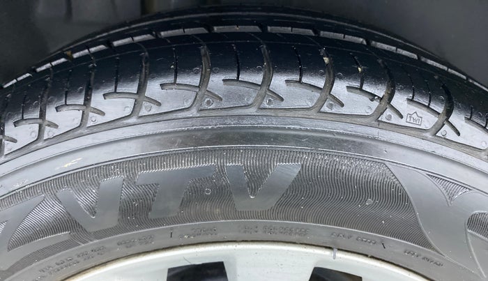 2014 Maruti Ertiga ZXI, Petrol, Manual, 13,249 km, Right Rear Tyre Tread