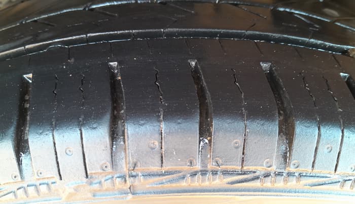 2018 Maruti Ciaz DELTA 1.4 MT PETROL, Petrol, Manual, 77,648 km, Left Rear Tyre Tread