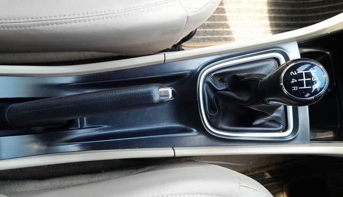 2018 Maruti Ciaz DELTA 1.4 MT PETROL, Petrol, Manual, 77,648 km, Gear Lever
