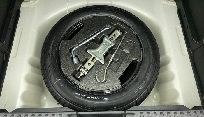 2022 Maruti Vitara Brezza VXI, Petrol, Manual, 8,977 km, Spare Tyre