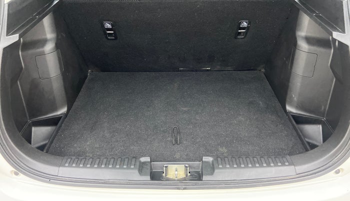 2022 Maruti Vitara Brezza VXI, Petrol, Manual, 8,977 km, Boot Inside