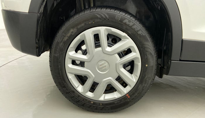 2022 Maruti Vitara Brezza VXI, Petrol, Manual, 8,977 km, Right Rear Wheel