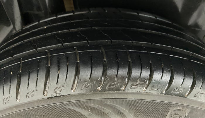 2022 Maruti Vitara Brezza VXI, Petrol, Manual, 8,977 km, Right Rear Tyre Tread