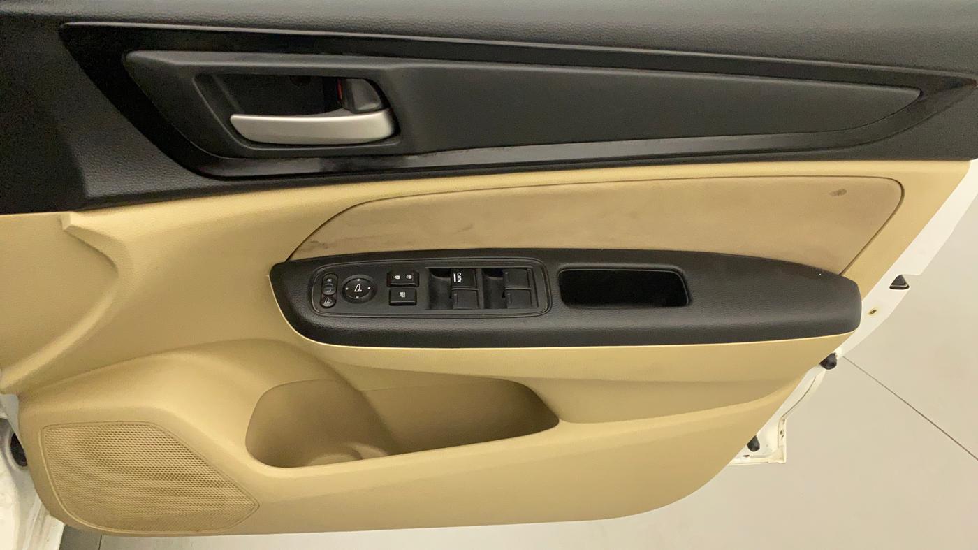 2018 Honda Amaze 1.2L I-VTEC V CVT, Petrol, Automatic, 66,269 km, Driver Side Door Panels Control