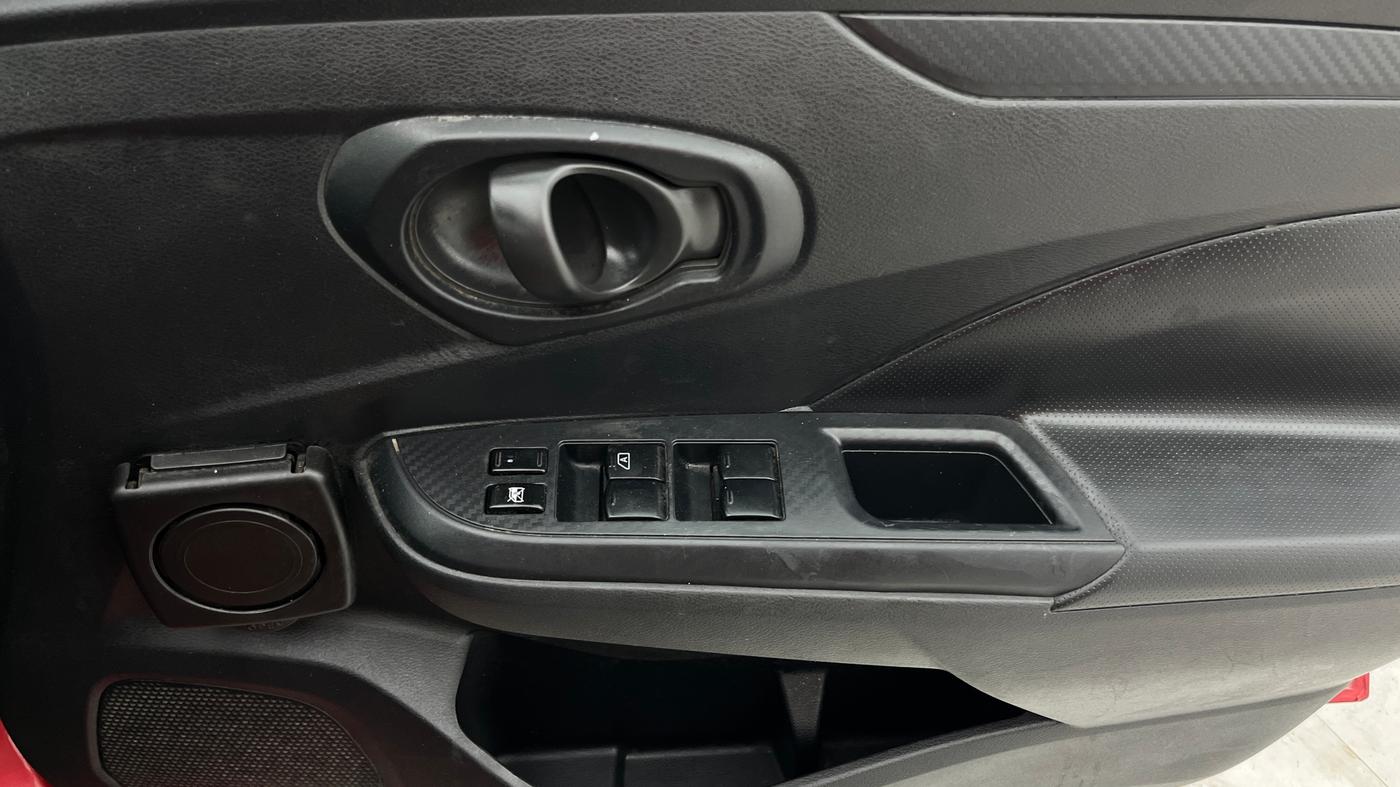 2019 Datsun Go Plus A(O), Petrol, Manual, 38,014 km, Driver Side Door Panels Control