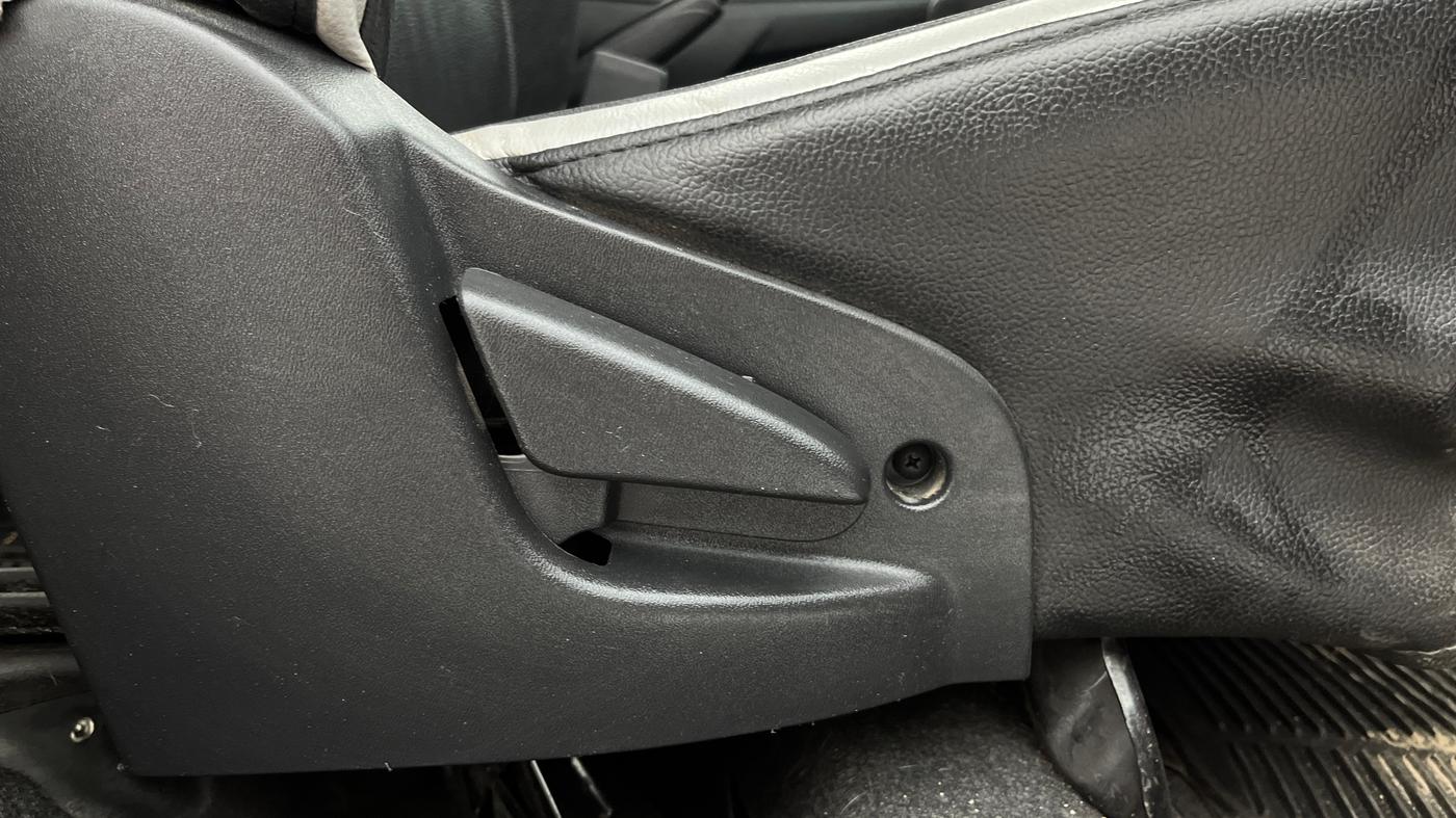 2019 Datsun Go Plus A(O), Petrol, Manual, 38,014 km, Driver Side Adjustment Panel