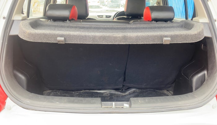 2016 Maruti Swift VXI O, Petrol, Manual, 58,602 km, Boot Inside