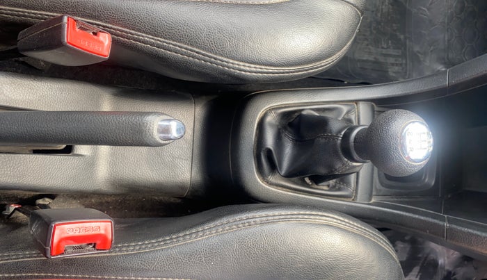 2016 Maruti Swift VXI O, Petrol, Manual, 58,602 km, Gear Lever