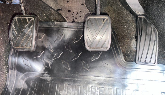 2016 Maruti Swift VXI O, Petrol, Manual, 58,602 km, Pedals