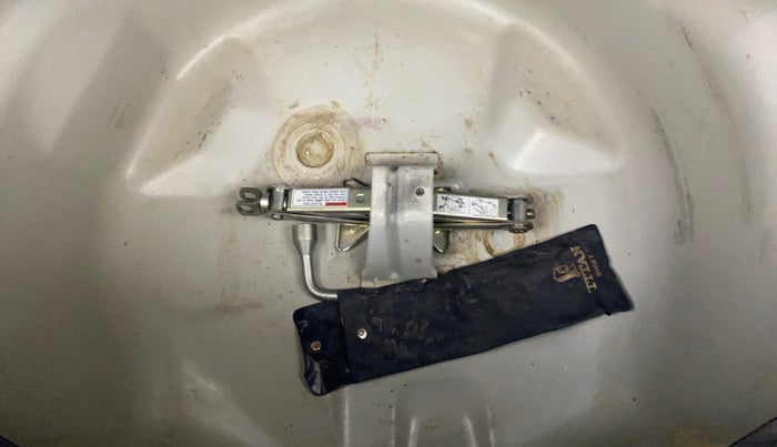 2016 Maruti Swift VXI O, Petrol, Manual, 58,602 km, Spare Tyre