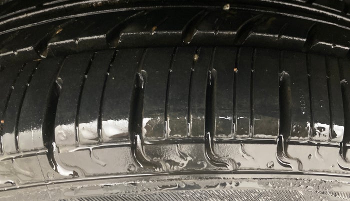 2022 Hyundai GRAND I10 NIOS SPORTZ 1.2 KAPPA VTVT CNG, CNG, Manual, 76,343 km, Left Front Tyre Tread