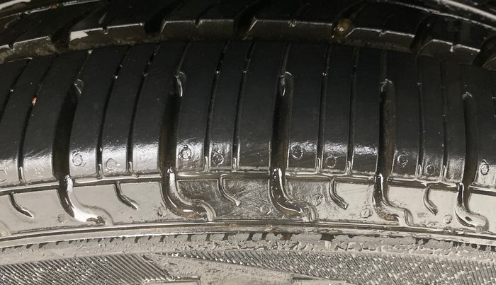 2022 Hyundai GRAND I10 NIOS SPORTZ 1.2 KAPPA VTVT CNG, CNG, Manual, 76,343 km, Left Rear Tyre Tread