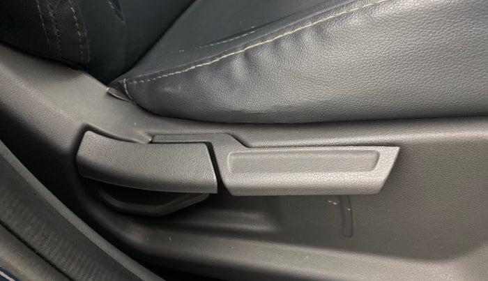 2022 Hyundai GRAND I10 NIOS SPORTZ 1.2 KAPPA VTVT CNG, CNG, Manual, 76,343 km, Driver Side Adjustment Panel