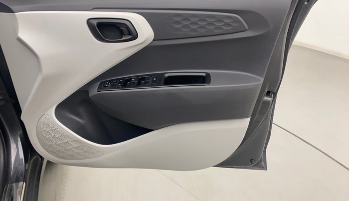 2021 Hyundai GRAND I10 NIOS MAGNA 1.2 KAPPA VTVT, Petrol, Manual, 28,565 km, Driver Side Door Panels Control
