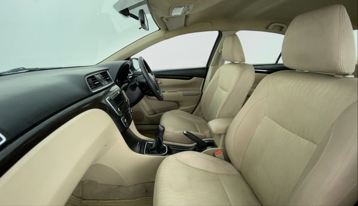 2016 Maruti Ciaz VDI+ SHVS, Diesel, Manual, 78,030 km, Right Side Front Door Cabin